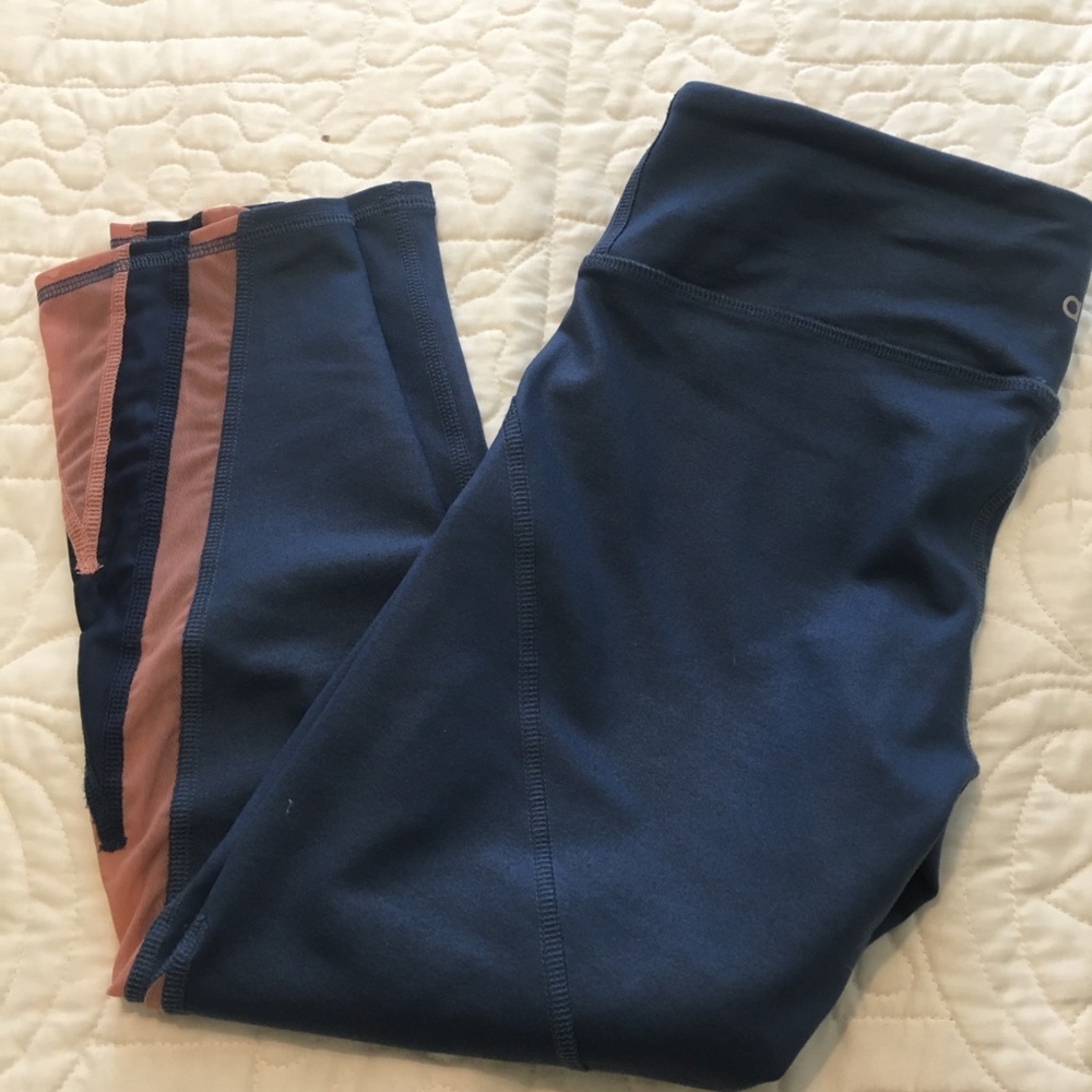 ALO Yoga Navy Leggings with Dusty Rose and Black Side Panels